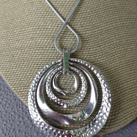 Women's silver tone runway statement necklace. - Picture 5 of 5